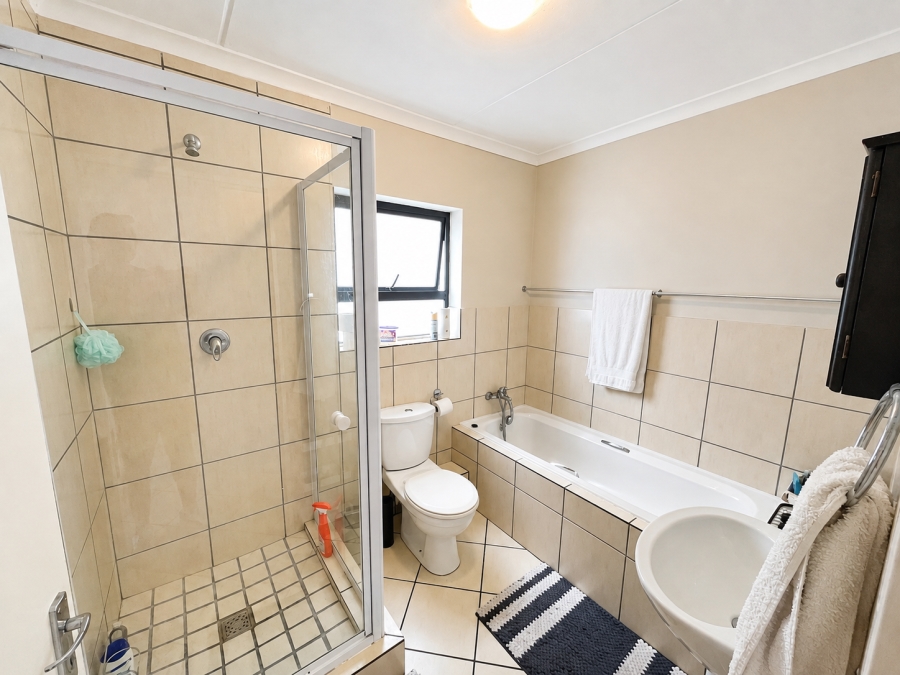 To Let 2 Bedroom Property for Rent in Burgundy Estate Western Cape